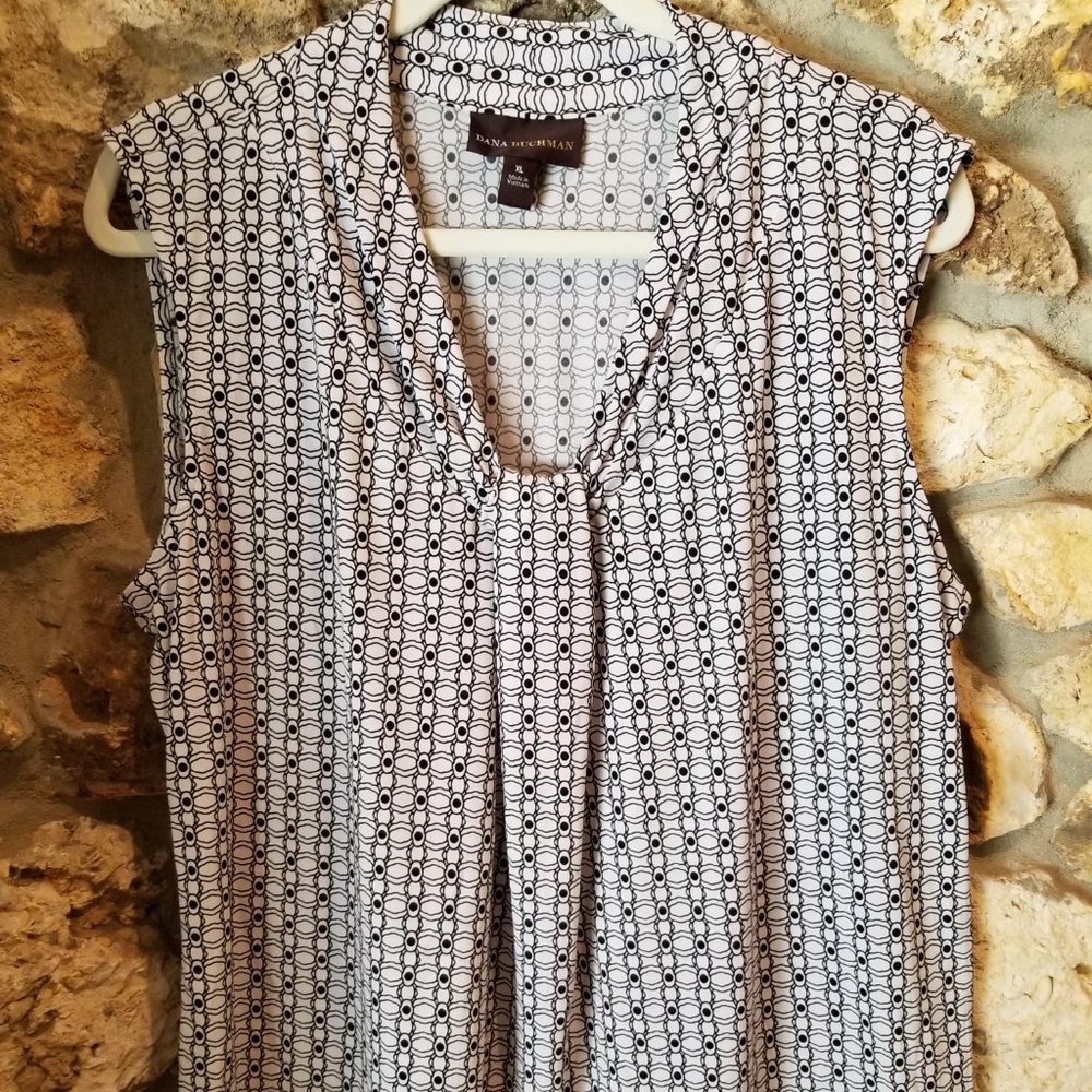 EUC Dana Buchman sleeveless top (XL)